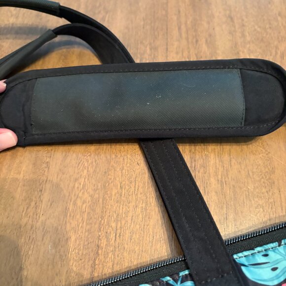 NWOT Lug Flamingo Convertible Travel/Shoulder/Messenger/Tote/Crossbody Bag. - Picture 12 of 13